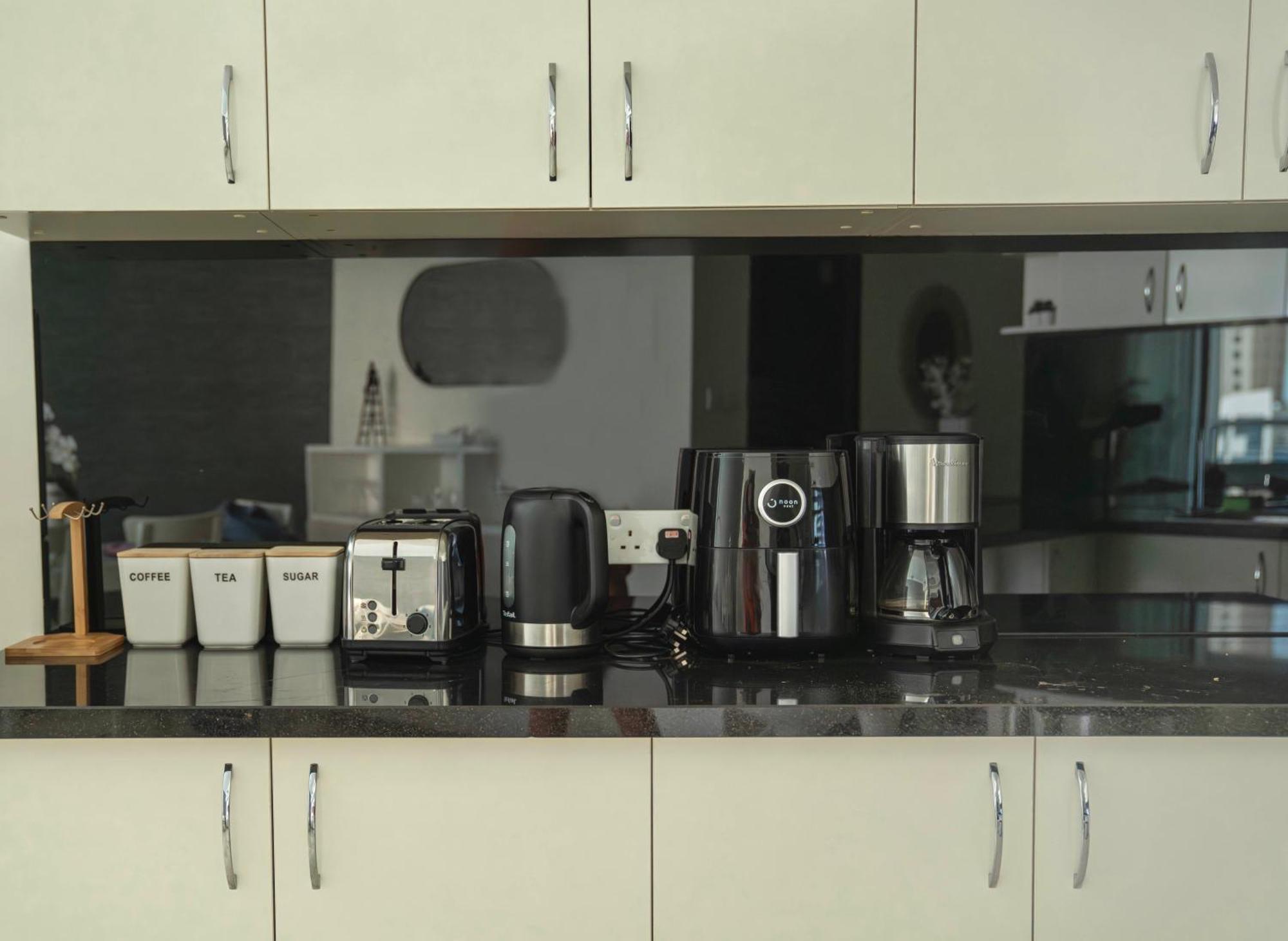 Relaxing 2Br Haven In Dubai Marina Perfect Location & Amenities Daire Dış mekan fotoğraf